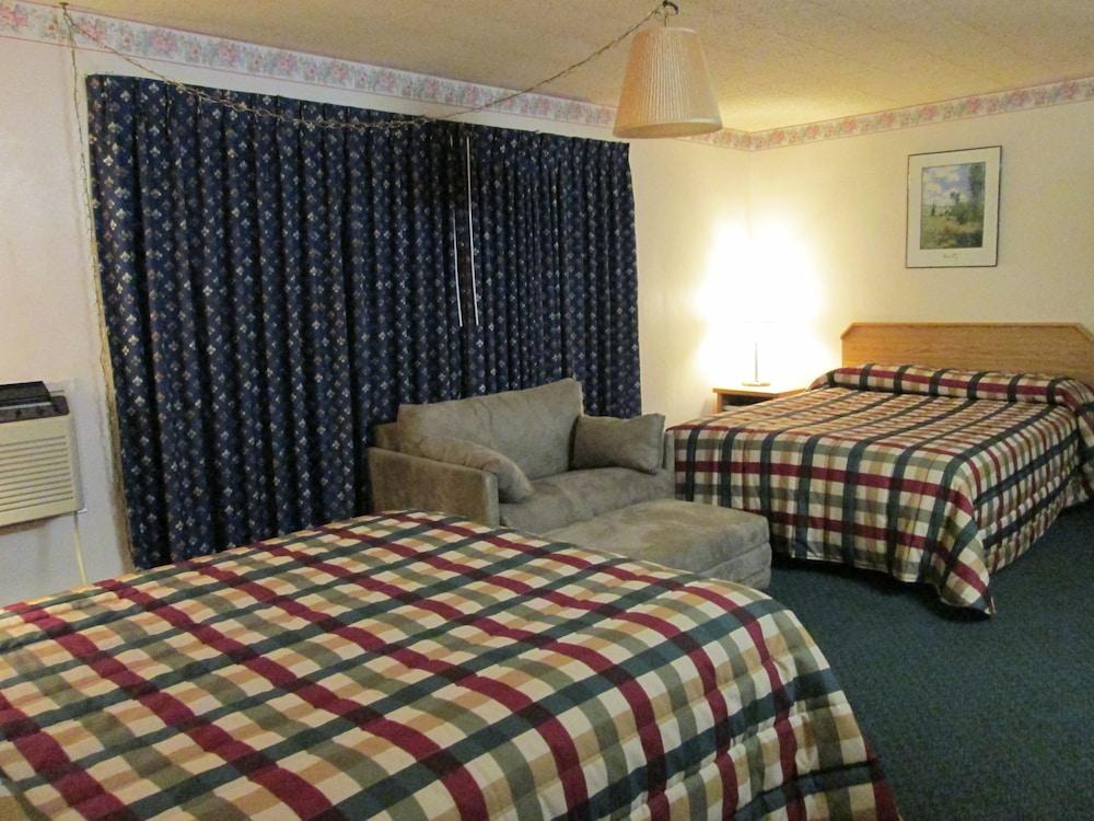 Town House Motel Inc photo 4