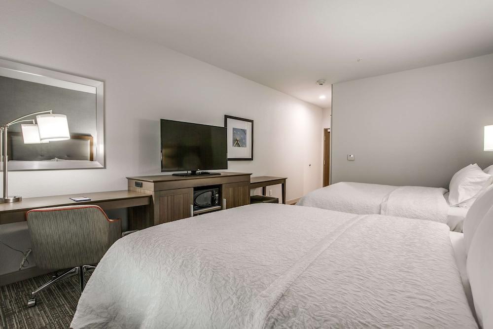 Hampton Inn & Suites North Dallas Central Expy photo 13