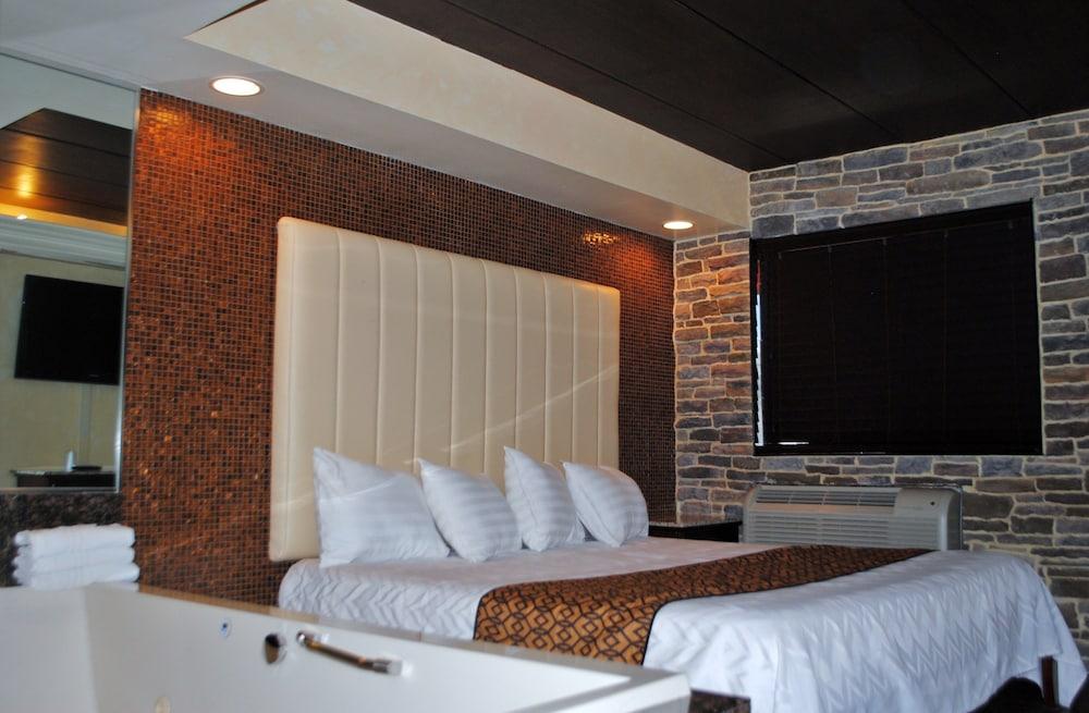 Surfside Motel photo 16