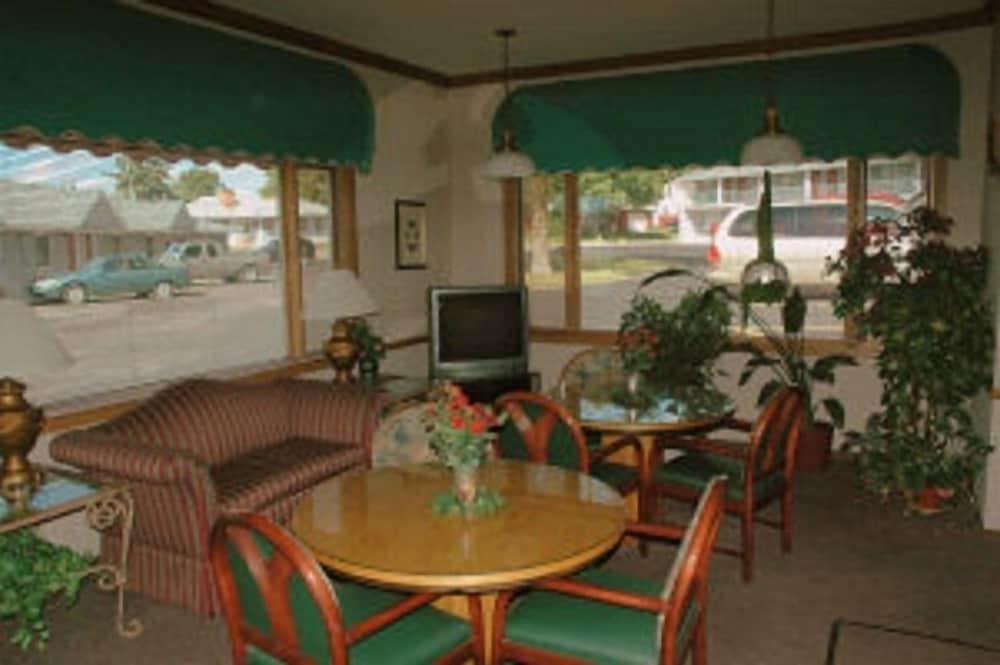 Lakeview Inn photo 2