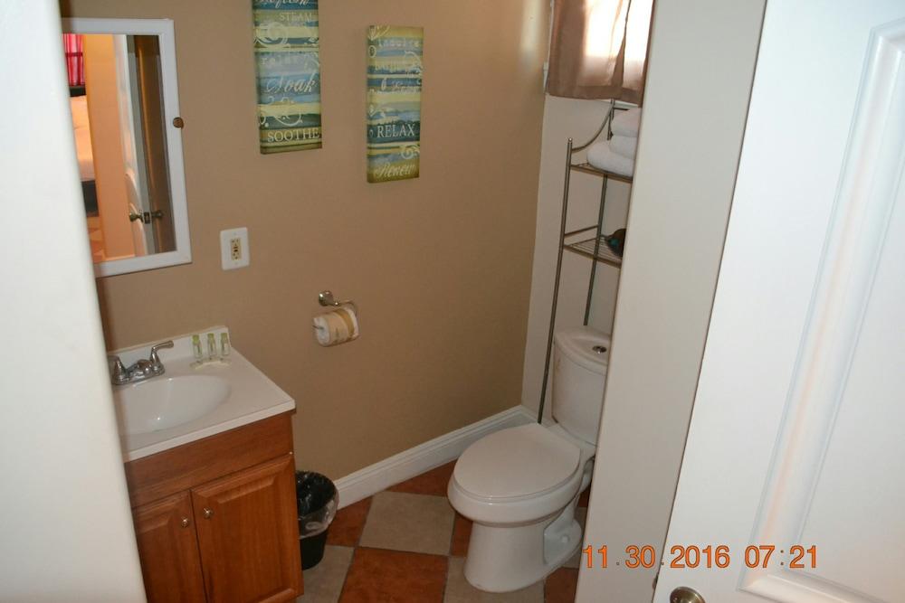 Monterey Inn Hotel photo 26