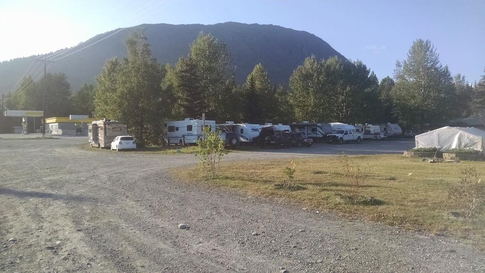 Bird Creek Motel photo 30