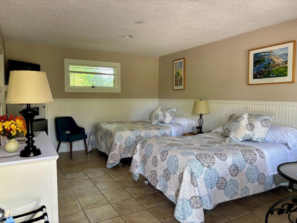 Westhampton Seabreeze Motel photo 31