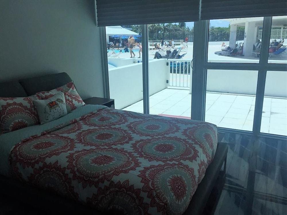 Soleil Apartments at Castle Beach Club photo 78