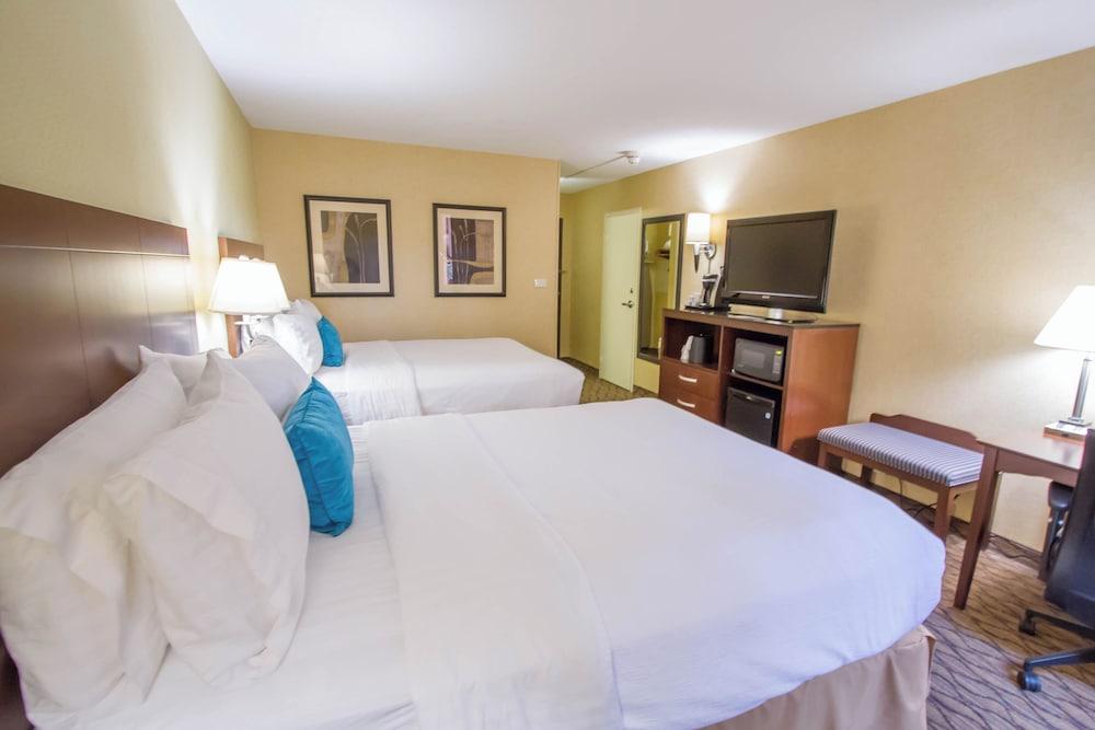 Holiday Inn Bloomington Airport South Mall Area by IHG photo 12