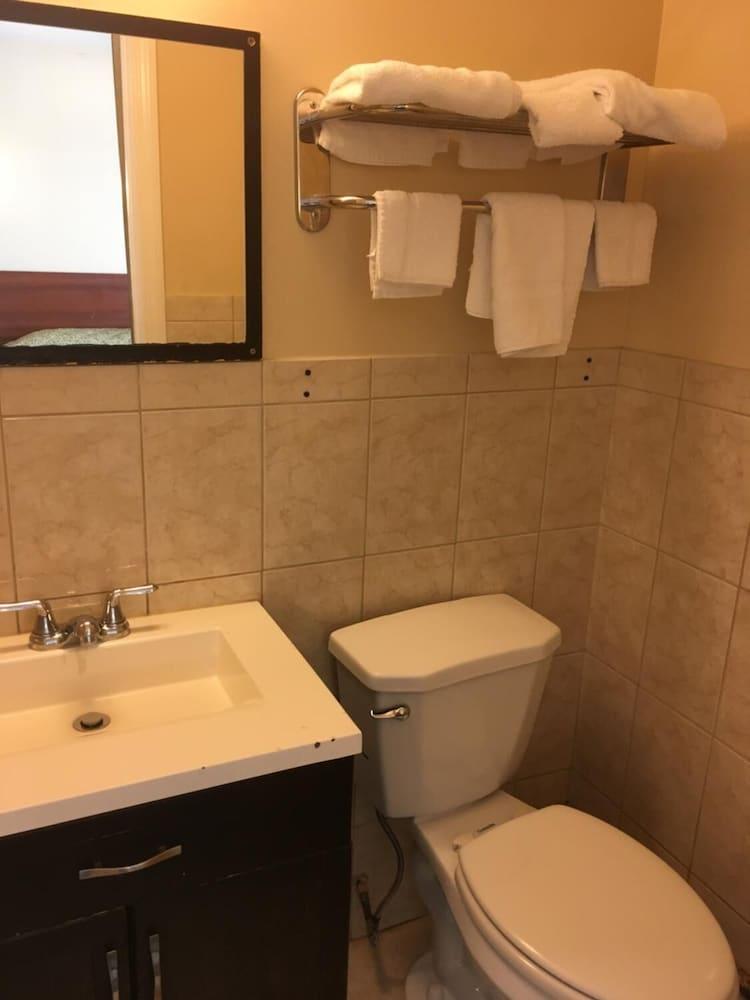 Shirley Motel photo 12