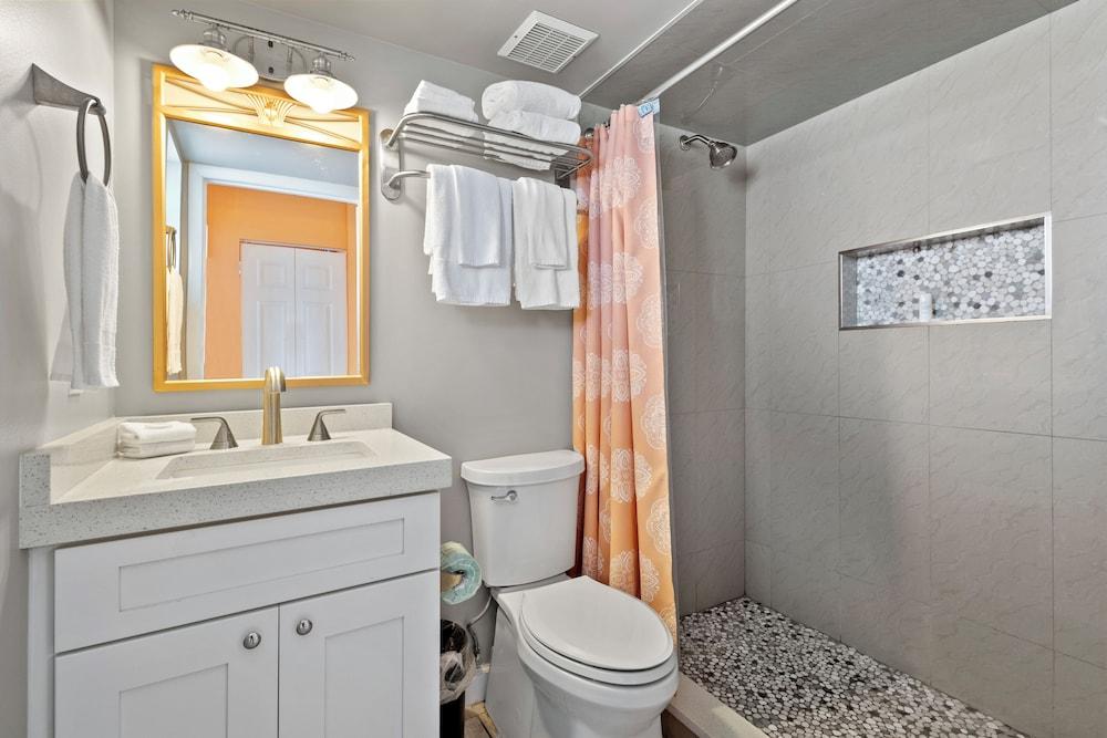 Oceanfront Inn photo 49