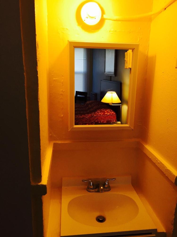 Aldrich Hotel photo 23