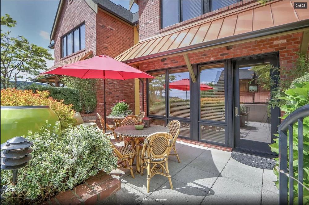 The Eagle Harbor Inn photo 5