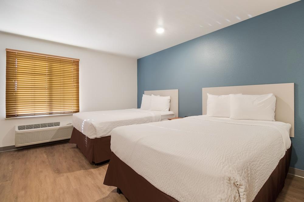 WoodSpring Suites Houston Westchase photo 9