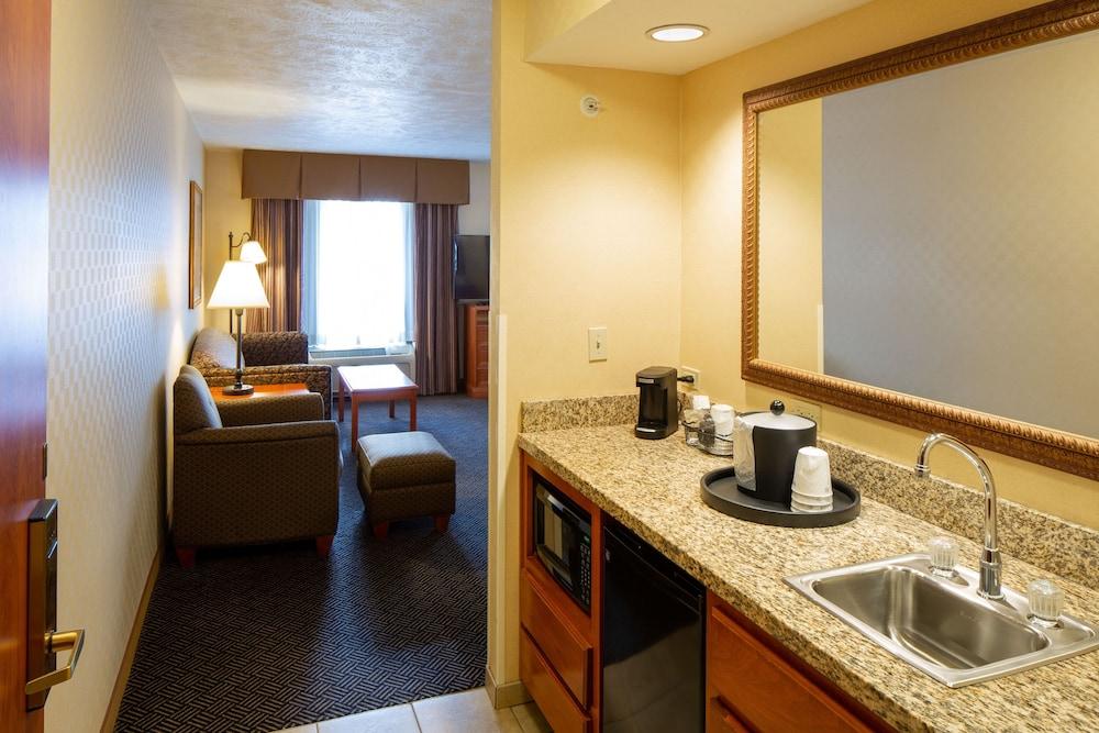 Hampton Inn Waterloo Cedar Valley photo 43