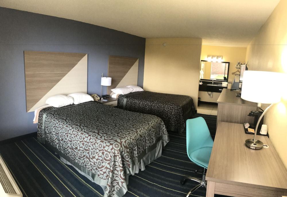 Days Inn by Wyndham Salem, Illinois photo 2