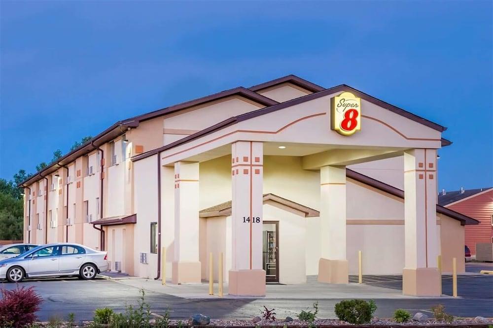 Red Roof Inn Ames photo 18