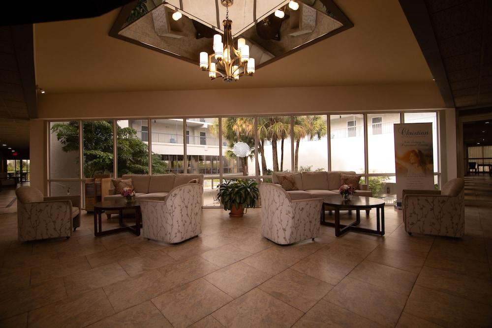 Port Labelle Inn & Conference Center photo 7