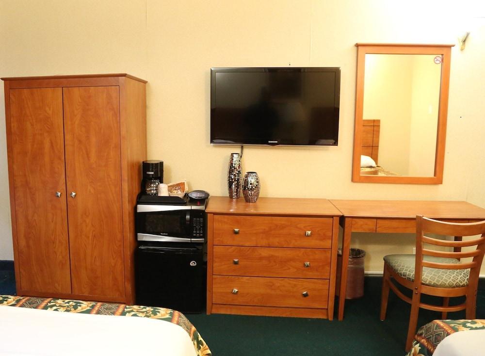 JFK Inn photo 11