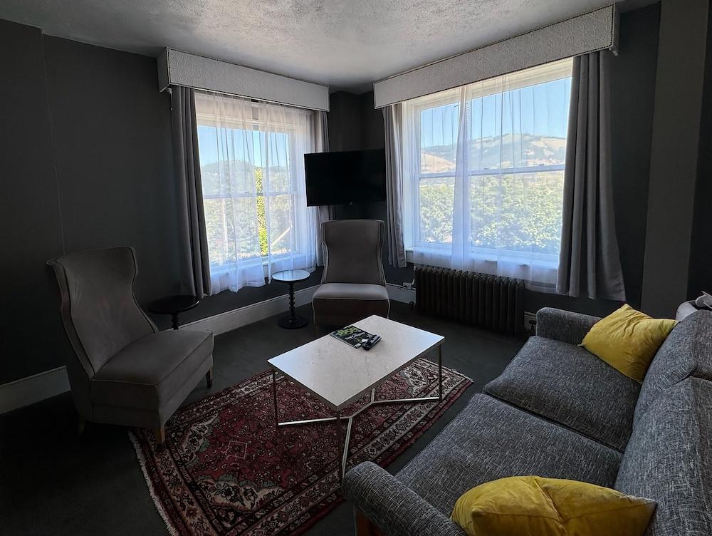 Hood River Hotel photo 10
