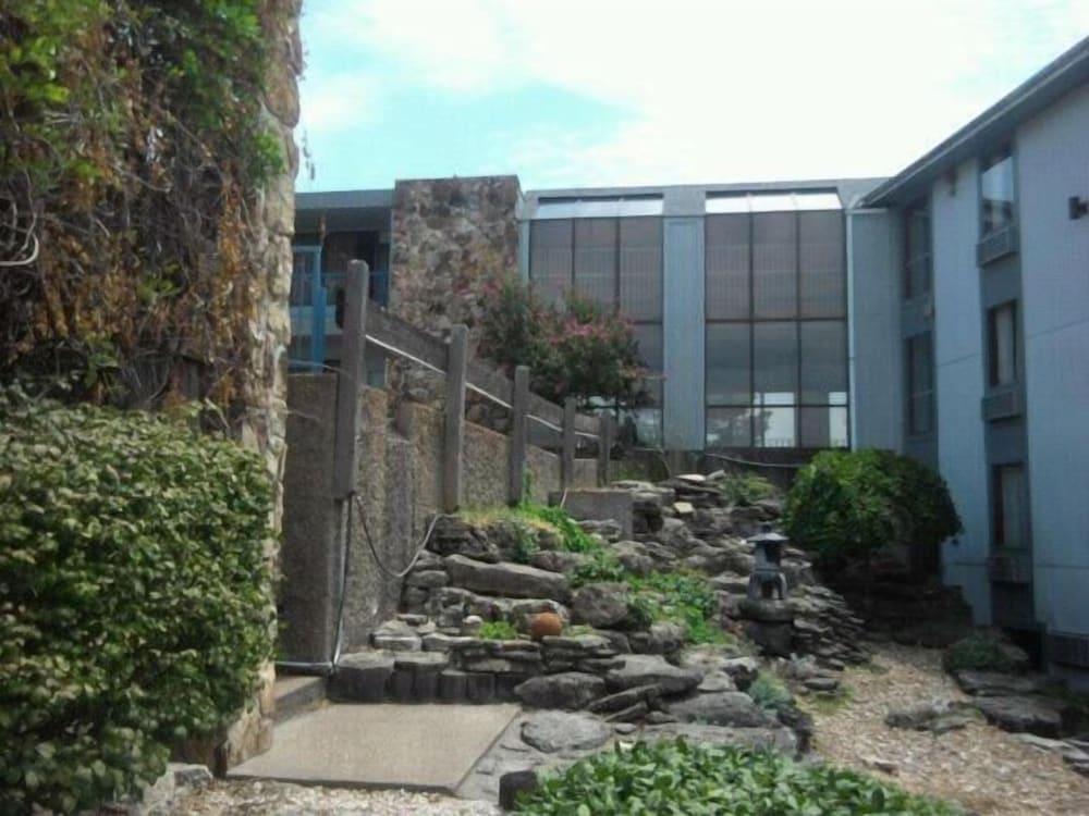 Quails Nest Inn and Suites photo 20