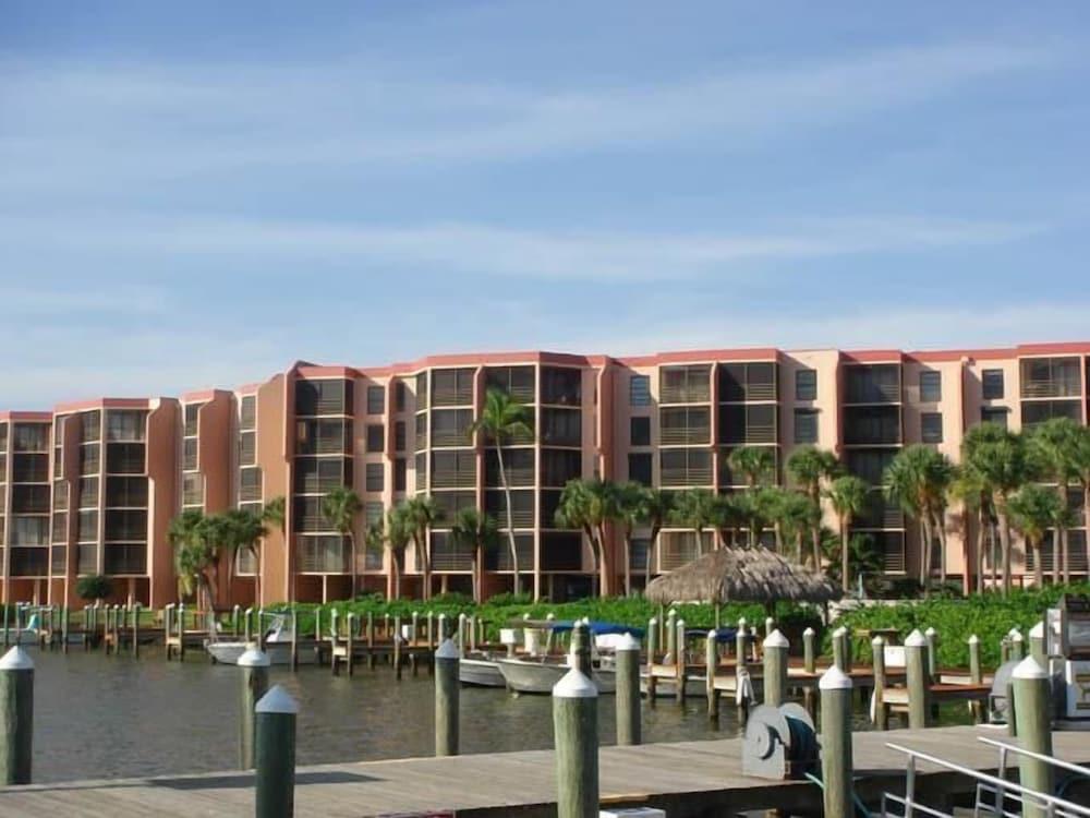 Riverside C209 photo 1