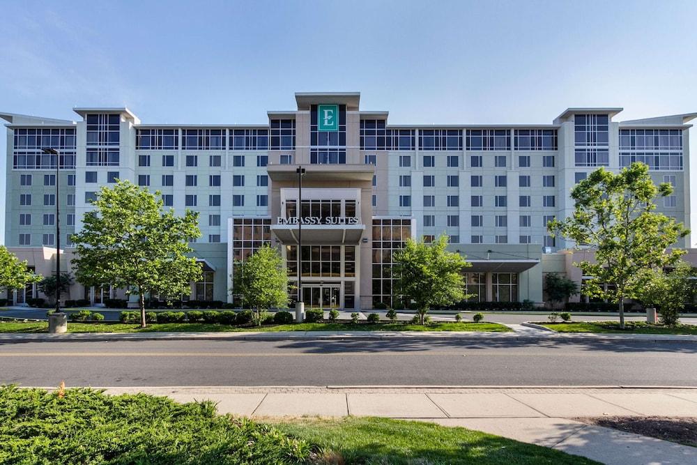 Embassy Suites Newark Airport photo 41