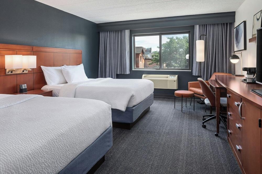 Courtyard by Marriott La Crosse photo 32