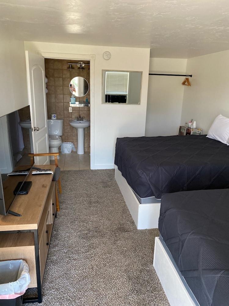 Brownings Motel photo 4