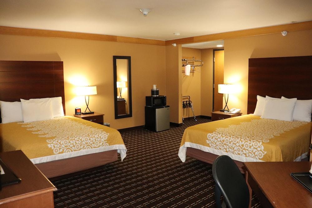 Prairie Inn and Suites Holmen/La Cross photo 23