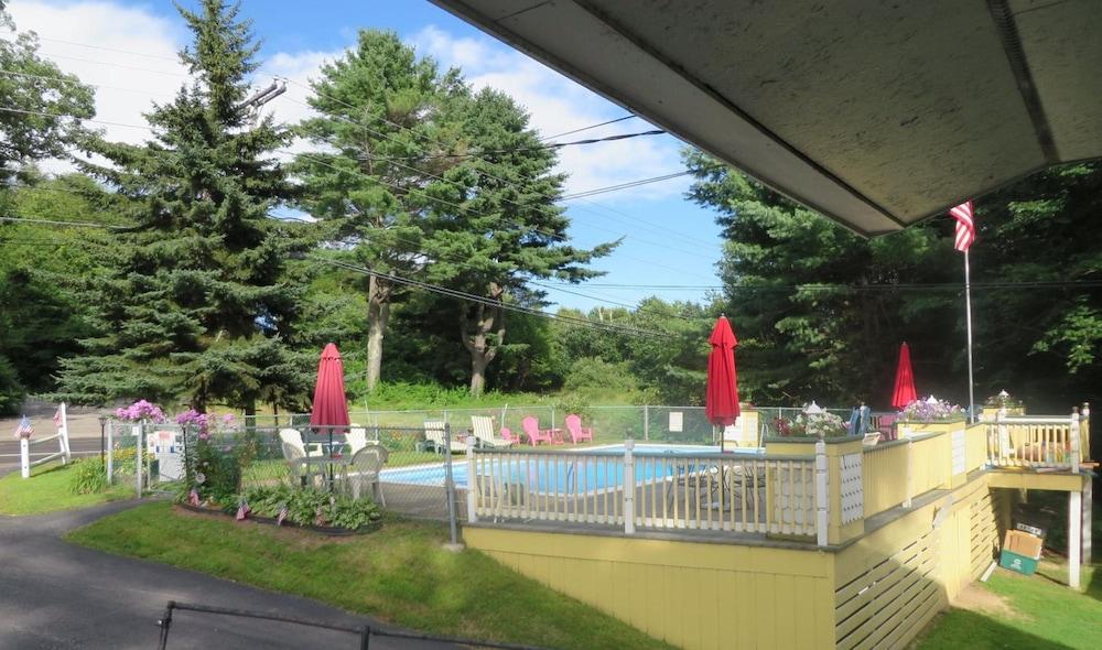 Lake Winnipesaukee Motel photo 43