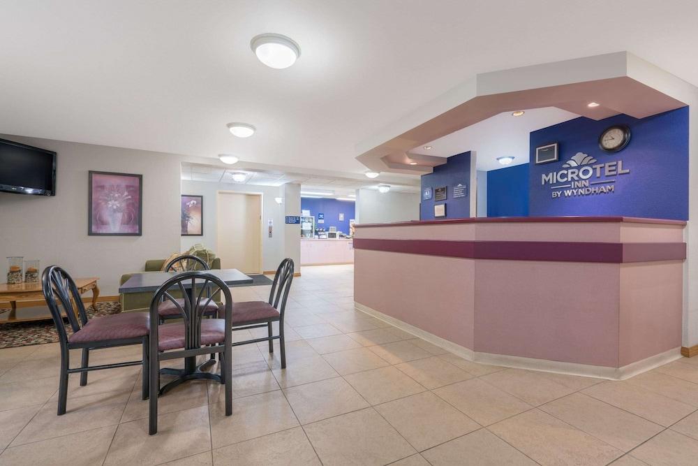 Microtel Inn by Wyndham Onalaska/La Crosse photo 2