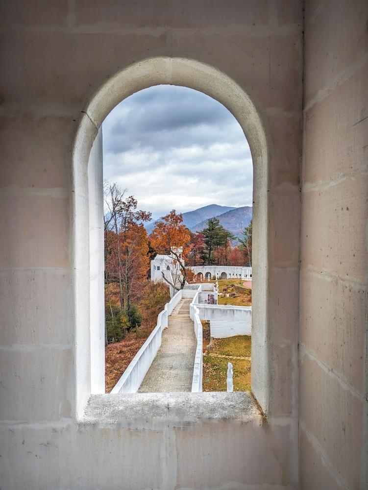 Uhuburg Castle photo 49