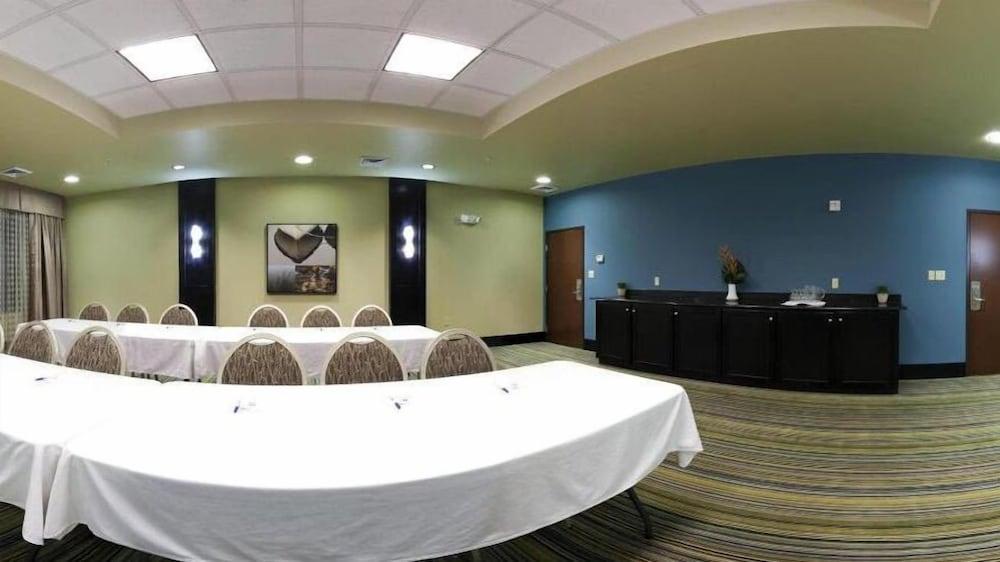 Holiday Inn Express Hotel & Suites Waycross by IHG photo 41