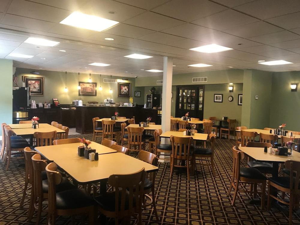 Carmel Inn & Suites photo 30