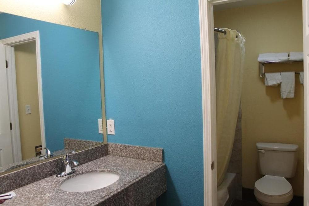 Economy Inn Express photo 15