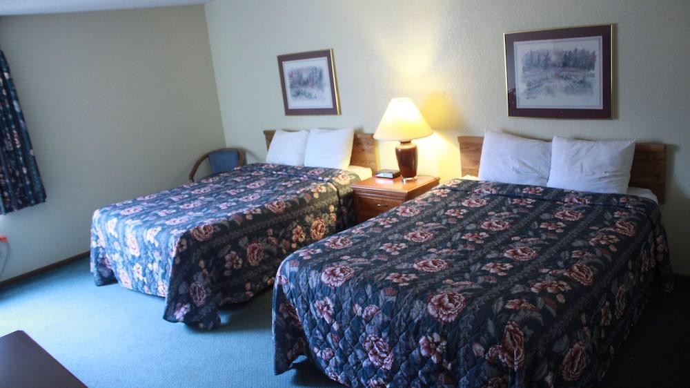 Shawano Four Seasons Hotel photo 3