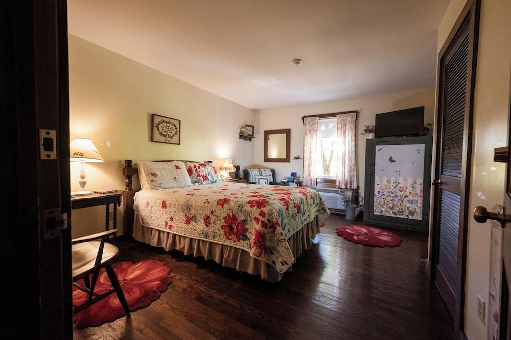 Gregory House Country Inn photo 11