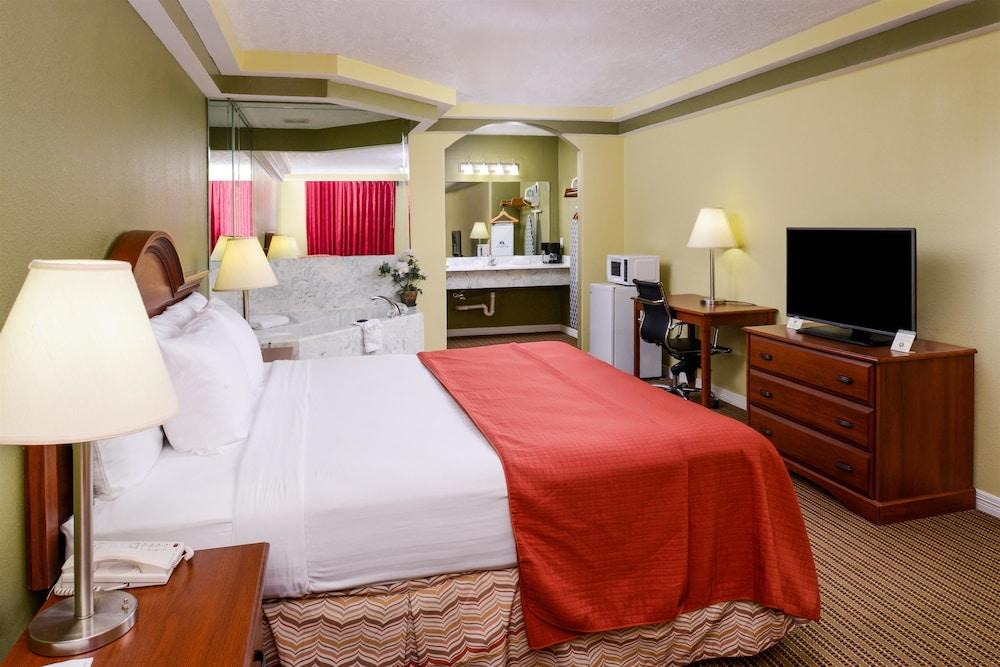 Americas Best Value Inn & Suites Waller Prairie View photo 14
