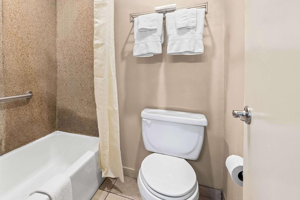 Best Western Forest Inn photo 28