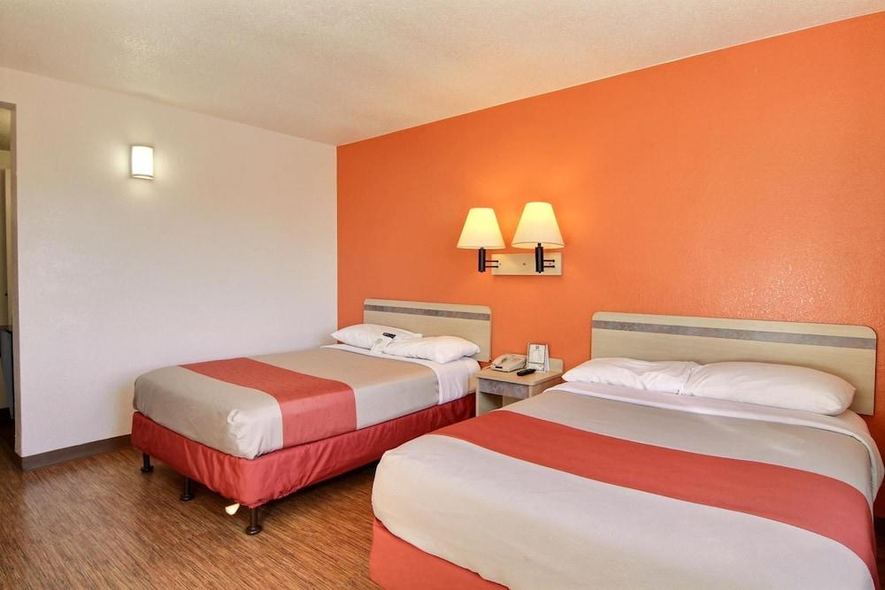 Park Inn by Radisson, Fargo West Acres photo 34