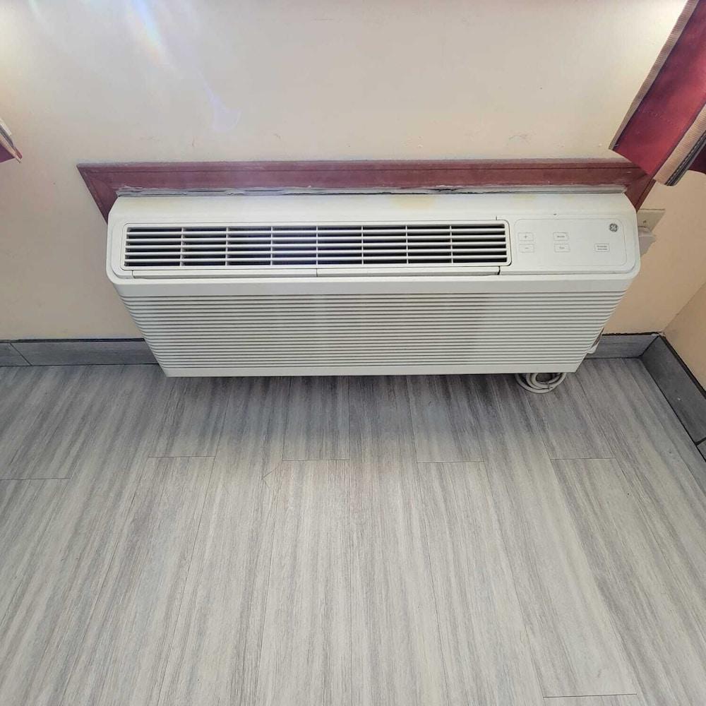 Woodland Inn & Suites photo 5