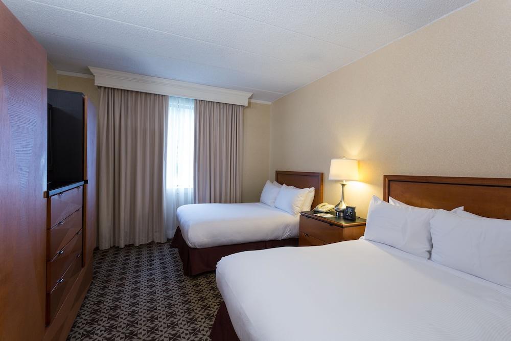 DoubleTree Suites by Hilton Hotel Mt. Laurel photo 9