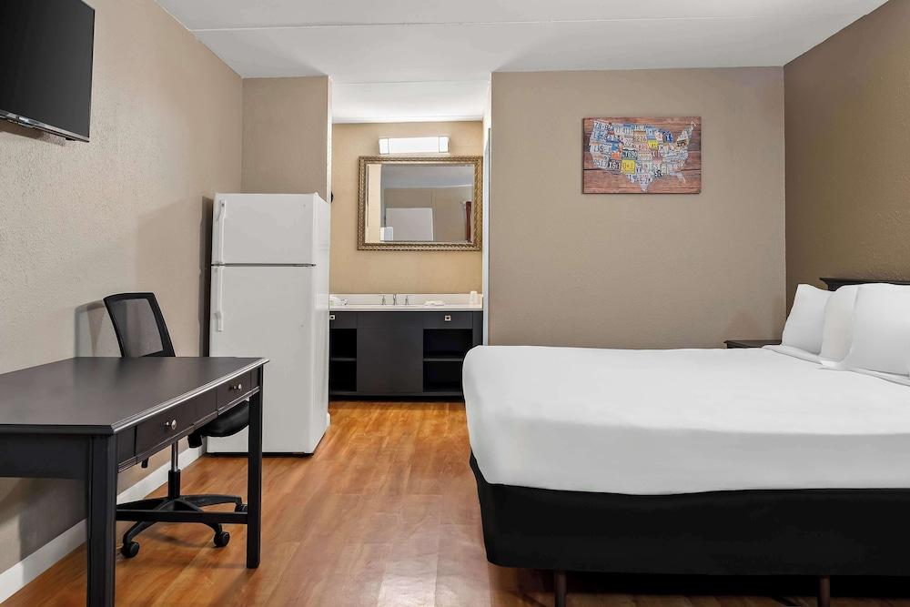 Americas Best Value Inn Danville photo 14