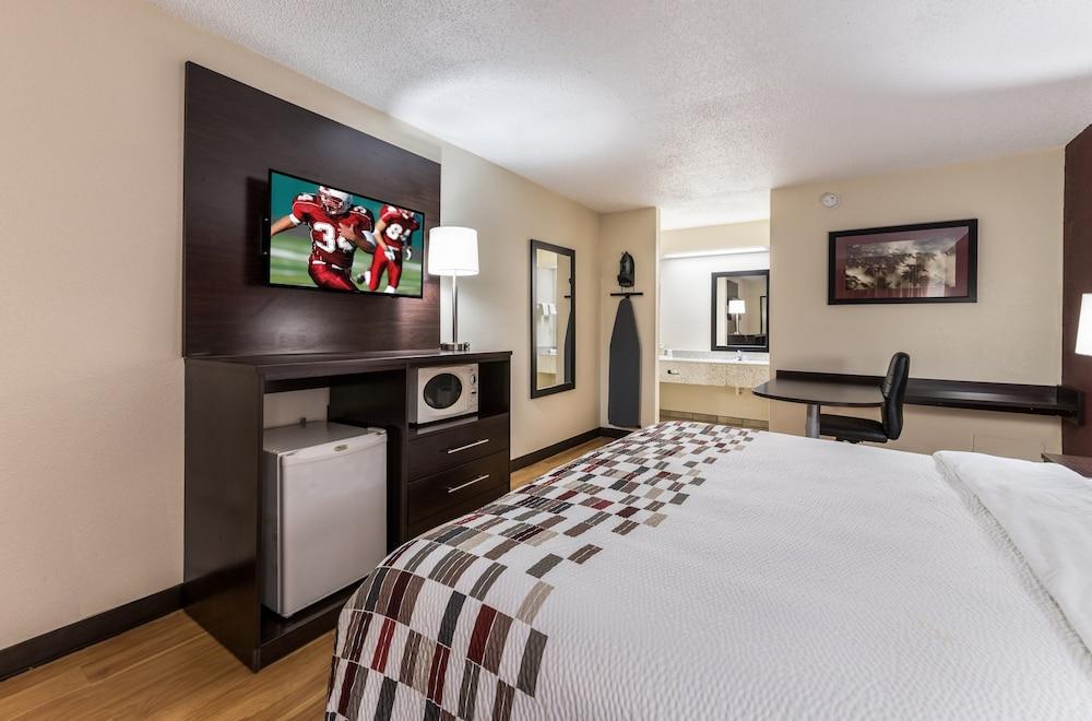 Red Roof Inn Indianapolis - Castleton photo 10