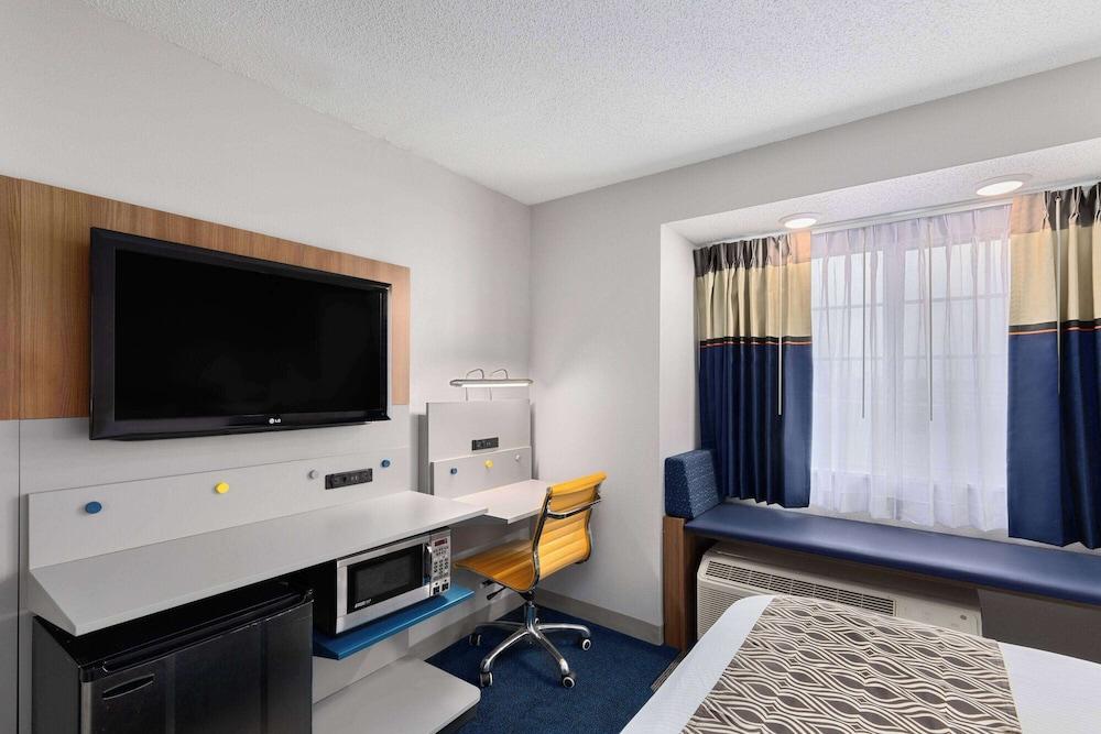 Microtel Inn by Wyndham Bowling Green photo 4