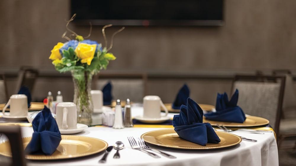 Holiday Inn Hotel & Suites Orange Park by IHG photo 36
