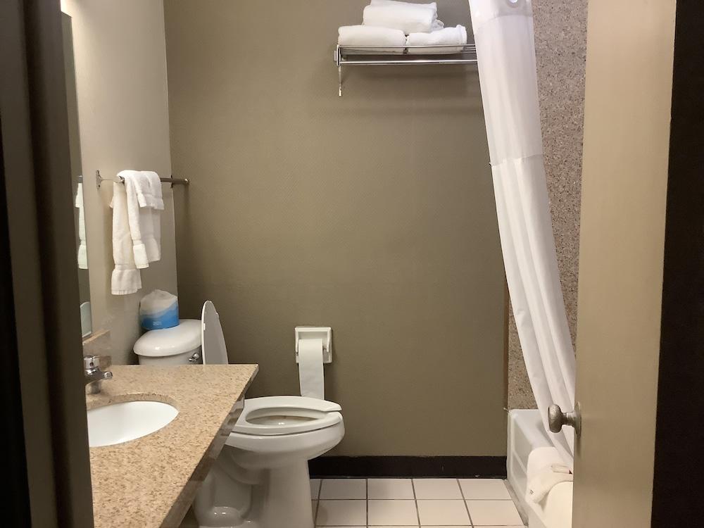 Silver Spur Vintage Inn & Suites photo 45