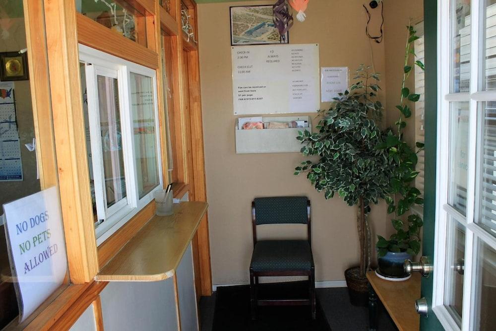 Adobe Inn Motel photo 2