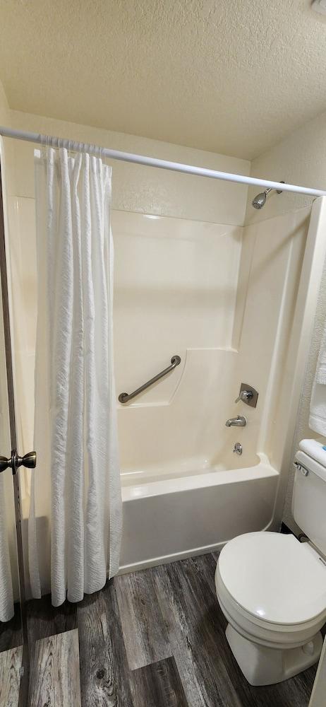 Locomotive Inn photo 31