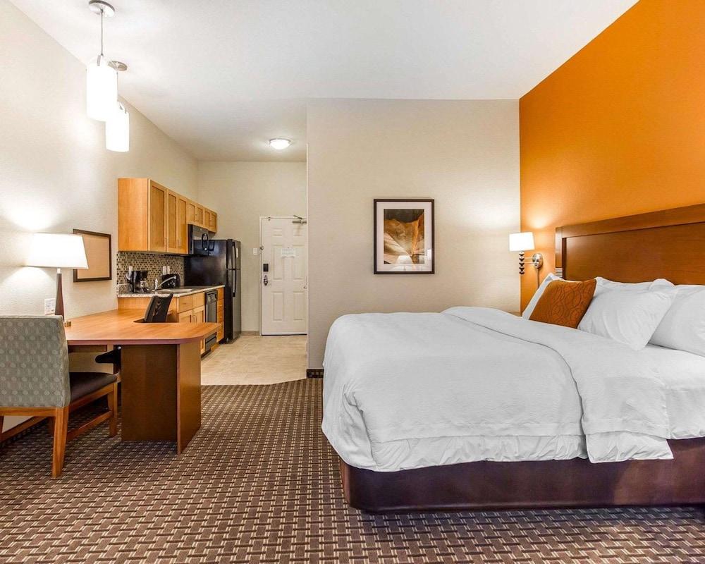 MainStay Suites Stanley photo 7