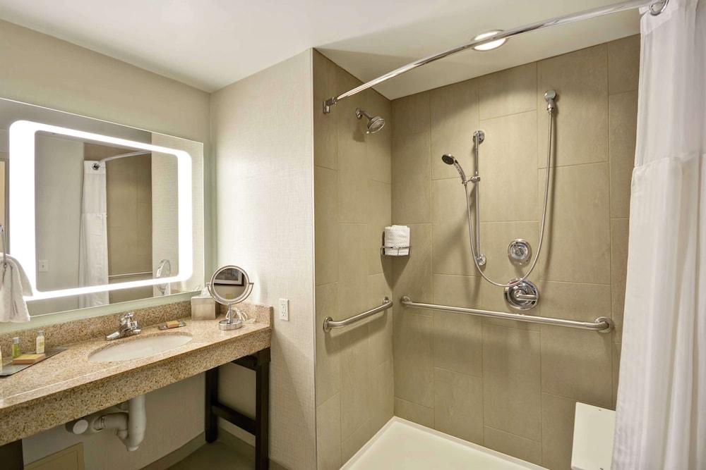 DoubleTree by Hilton Chicago Midway Airport photo 29