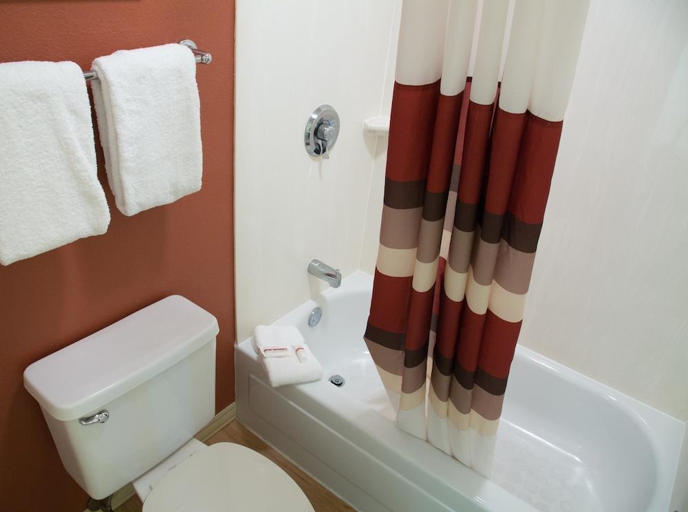 Red Roof Inn Mystic - New London photo 23