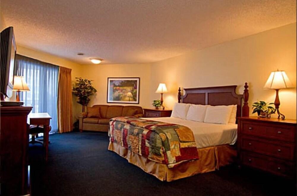Weathervane Terrace Inn and Suites photo 21